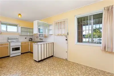 Fifth view of Homely house listing, 2a Armstrong Street, Clontarf QLD 4019