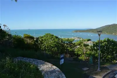 25 Bottle Tree Close, Airlie Beach QLD 4802
