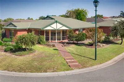 8 Wensley Close, Mornington VIC 3931