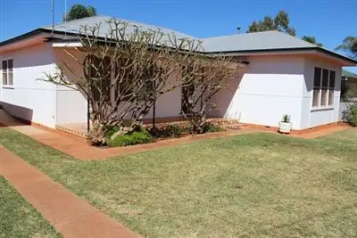 52 Bradley Street, Cobar NSW