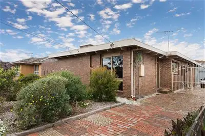 10 Selsey Street, Seaford VIC 3198