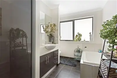 Fifth view of Homely villa listing, 5/11 Eastfield Drive, Newnham TAS 7248