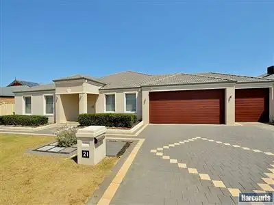 21 Teague Way, Lakelands WA 6180