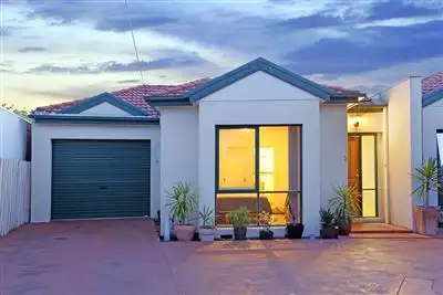2/47 Burbank Drive, Reservoir VIC 3073