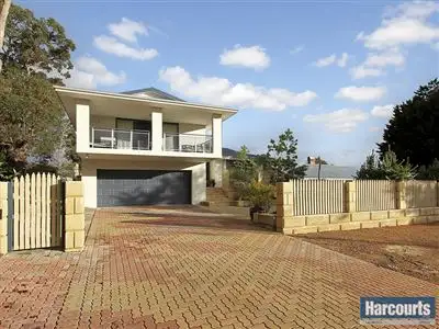 33 Lyndhurst Road, Kalamunda WA 6076