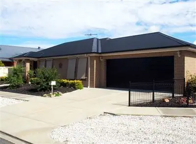 Main view of Homely townhouse listing, 5 Spurwing Place, Wangaratta VIC 3677