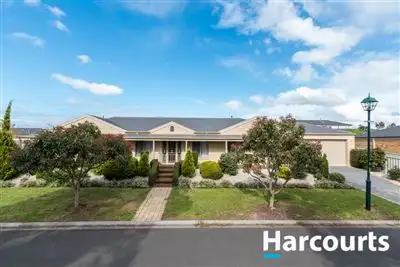 13 Weathertop Way, Cranbourne East VIC 3977