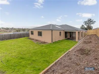 Second view of Homely house listing, 6 Sunline Street, Drouin VIC 3818