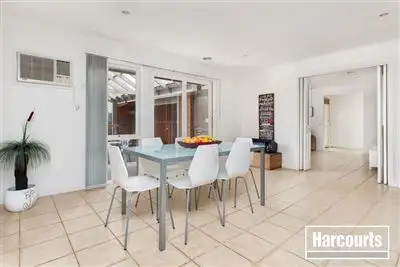 Fifth view of Homely house listing, 18 Tyntynder Close, Berwick VIC 3806