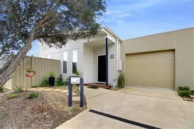 41 Capel Avenue, Rosebud West VIC 3940