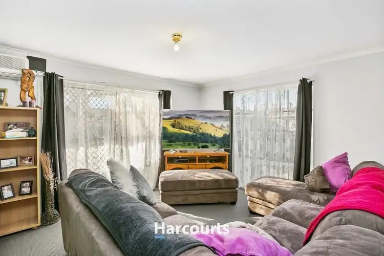 Fifth view of Homely house listing, 10 Orlit Close, Cranbourne North VIC 3977