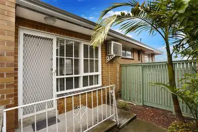 Main view of Homely unit listing, 4/4 Waverley Road, Chadstone VIC 3148