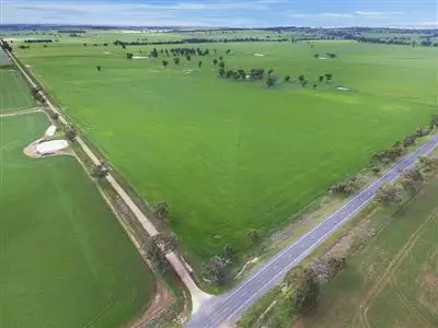 . Crn Midland Highway & Collins Road