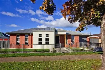 2/77A William Street, Westbury TAS