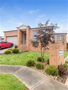 2/14-15 Janine Court, Drouin VIC 3818