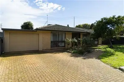 10 Chapel Road, Para Vista SA 5093