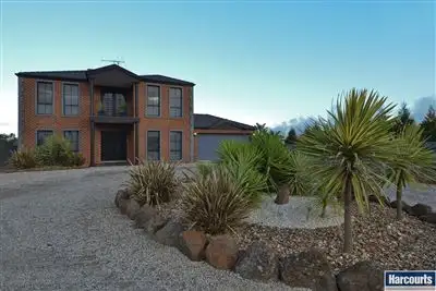 10-11 Cedarwood Crt, St Albans Park VIC 3219
