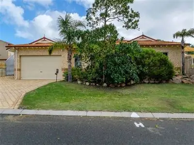 1 Stonesfield Court, Padbury WA 6025