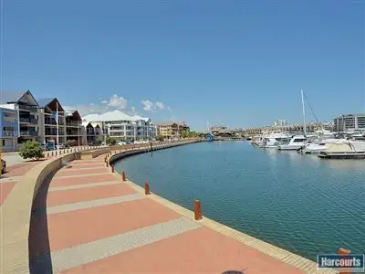 2/30 Spinnaker Quay, Mandurah WA 6210