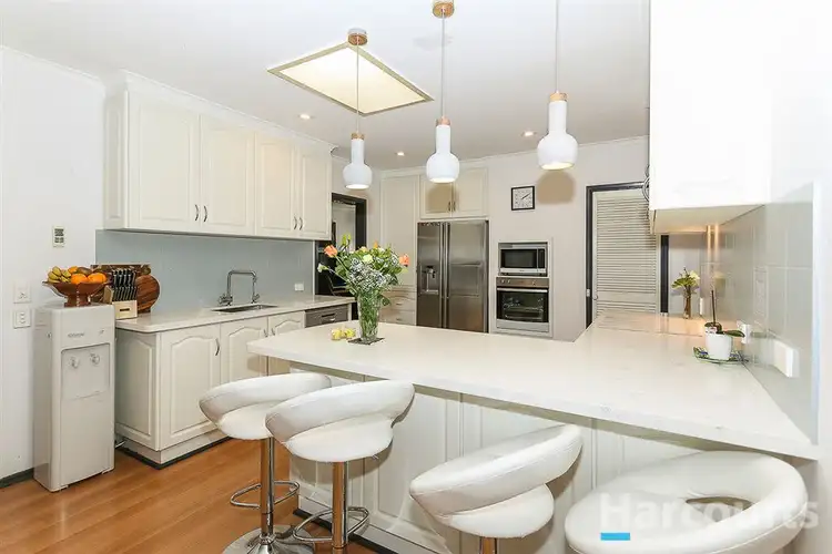 16 Nolan Way, Bateman WA 6150