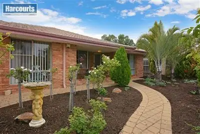 25 Stradbroke Gardens, Ridgewood WA 6030