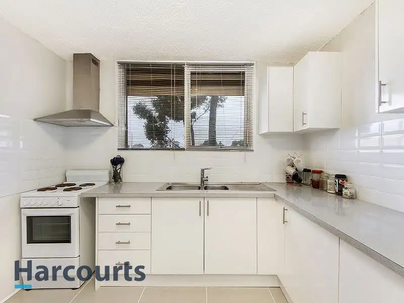 Main view of Homely flat listing, 1/128 East Esplanade, St Albans VIC 3021