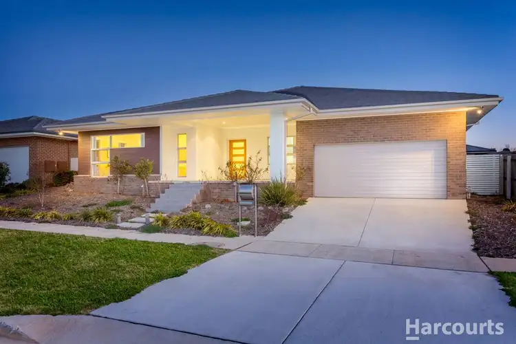 8 Yinnar Street, Crace ACT 2911