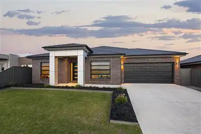 Main view of Homely house listing, 10 Exmoor Court, Alfredton VIC 3350