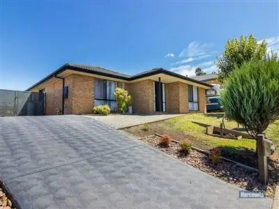 55 Springwater Drive, Drouin VIC 3818
