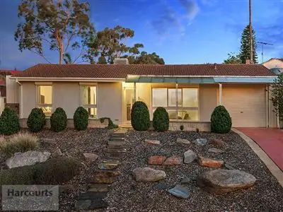 38 McKenzie Crescent, Gulfview Heights SA 5096