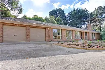 3 Bridgewater Rd, Seville East VIC