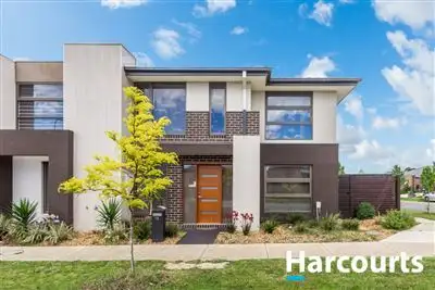 Main view of Homely townhouse listing, 15 Fleuve Rise, Clyde North VIC 3978