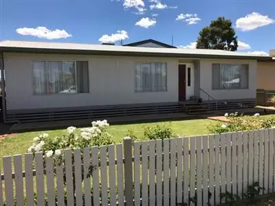 83 Pine Street, West Wyalong NSW 2671