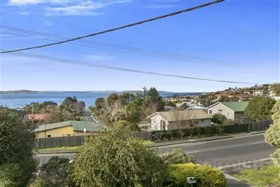 Main view of Homely unit listing, 2/241A Roslyn Ave, Blackmans Bay TAS 7052