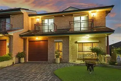 33a Lindeman Crescent, Green Valley NSW 2168