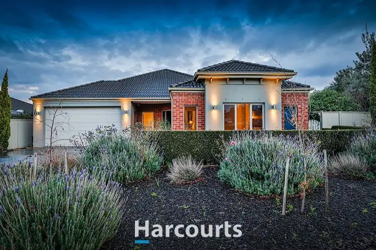 25 Waterford Rise, Pakenham VIC 3810