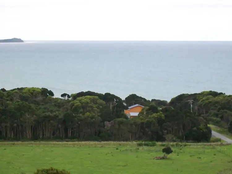 4 Rankins Road, Naracoopa TAS 7256