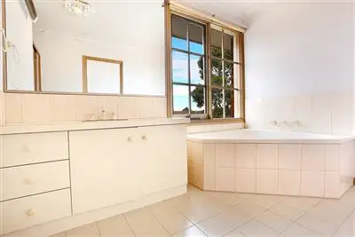 Sixth view of Homely house listing, 2 Highmont Drive, Vermont South VIC