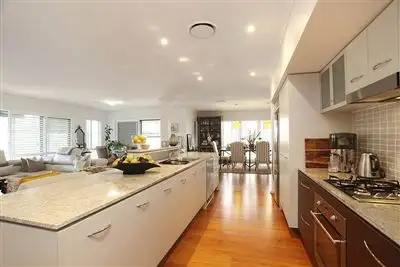 11 Fairway Circuit, Mount Ommaney QLD