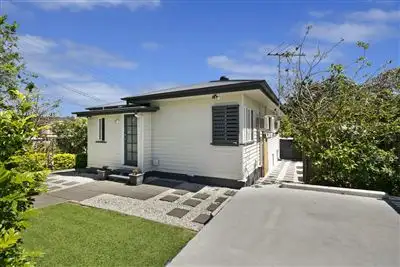 21 Avesnes Street, Holland Park QLD 4121