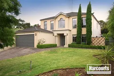 30 Kuranda Crescent, Berwick VIC 3806