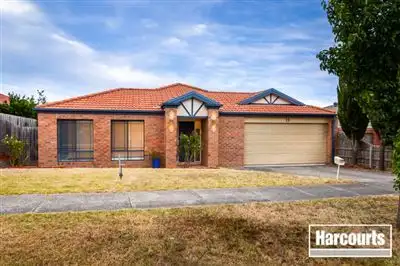 19 Oakgrove Drive, Narre Warren South VIC 3805