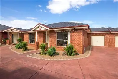 Main view of Homely unit listing, 2/9 Norwood Court, Hoppers Crossing VIC 3029
