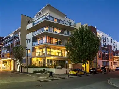 Main view of Homely unit listing, 3/128 Brown Street, East Perth WA 6004