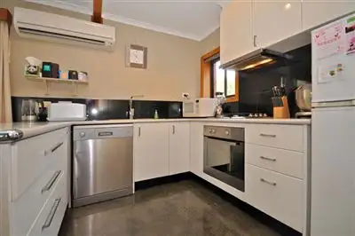 6/2 Clifford Court, Howrah TAS