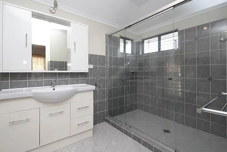 276 Riding Road, Balmoral QLD 4171