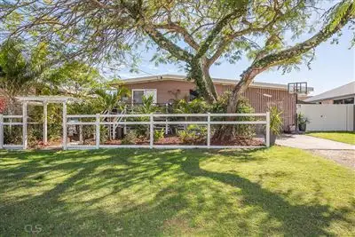 61 Spowers St, Bongaree QLD 4507