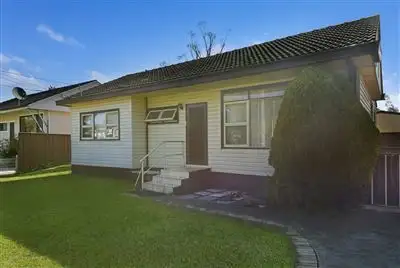 11 Amalfi Street, Lurnea NSW 2170