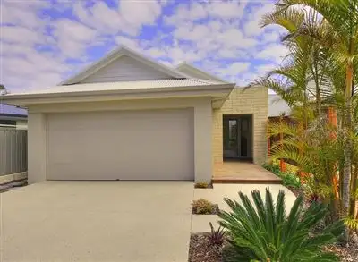 Second view of Homely house listing, 2/4B Clyde Place, Mandurah WA 6210