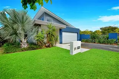 21 Galley Road, Hope Island QLD 4212
